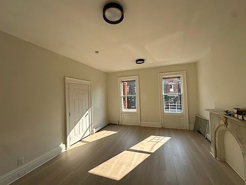 1st image of 134 Lander St Floor 1