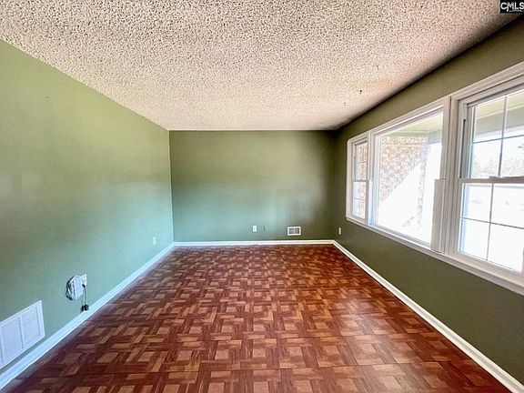 3rd image of 212 Cressfell Rd