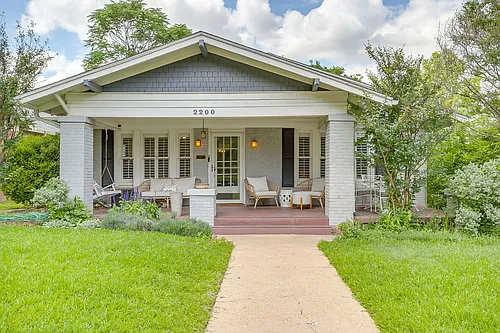 2200 W Magnolia Ave Photo 1