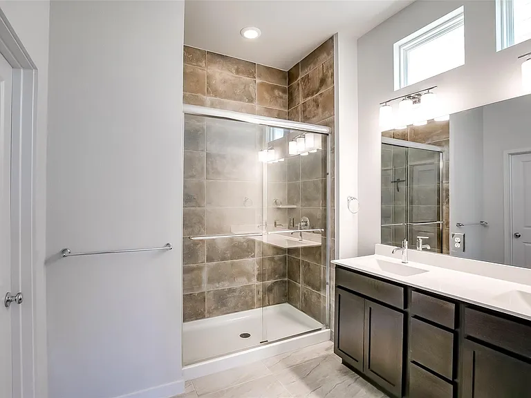 15107 Forum Ave — Photo 22