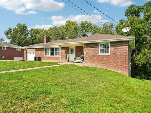 228 Walnut St, Houston, PA 15342