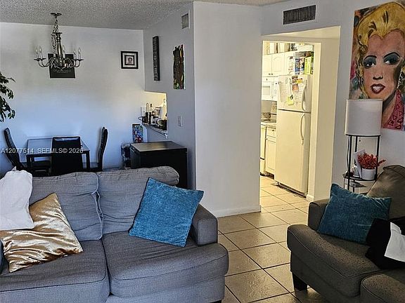 4th image of 1838 Abbey Rd APT 208