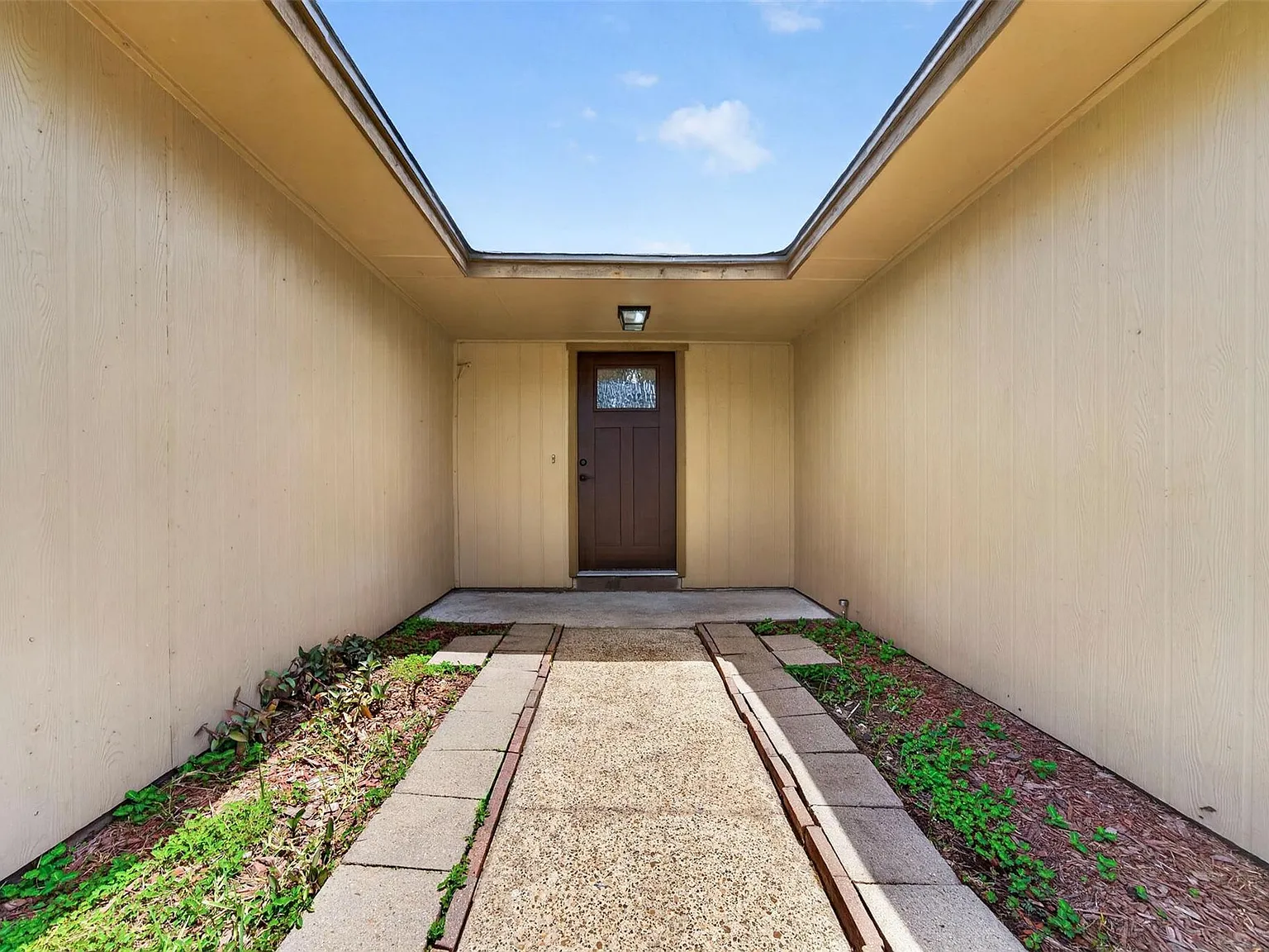 3 bed, 2.0 bath, 1472 sqft, $1,875 — Photo 4