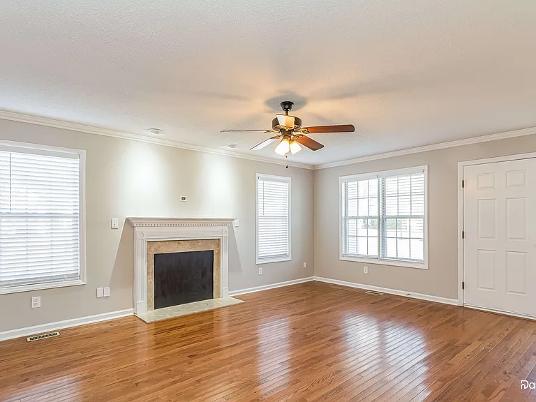 2841 Glastonbury Rd — Photo 6