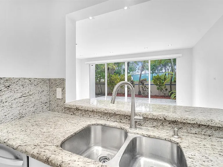 21391 Marina Cove Cir #14-K — Photo 9