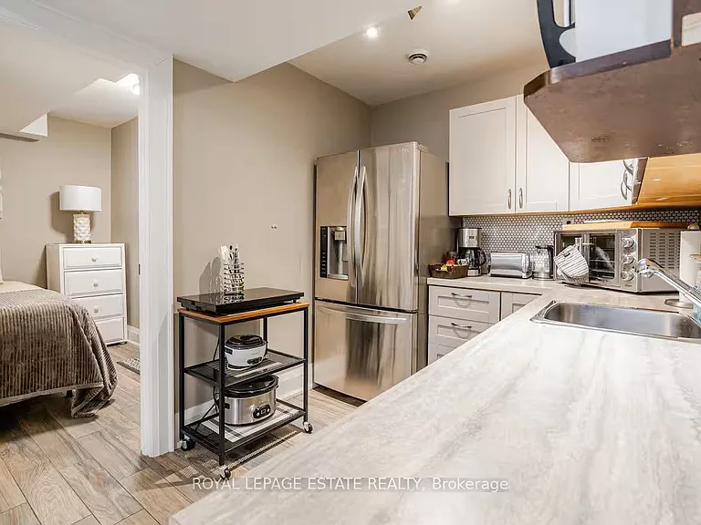 30 Rhydwen Ave #LOWER — Photo 8