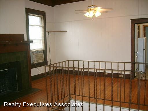 3rd image of 1800 W Clinch Ave APT 2