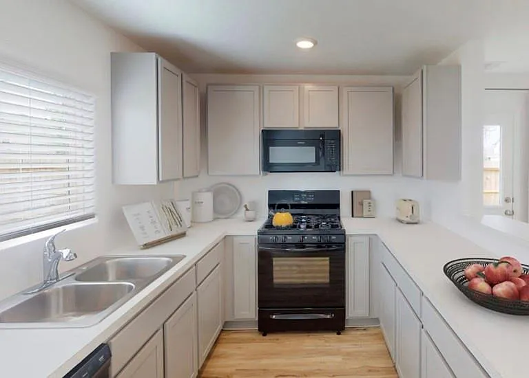 2930 Mallorca Dr — Photo 5