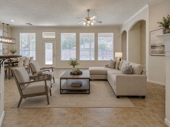 118 Robindale Cir