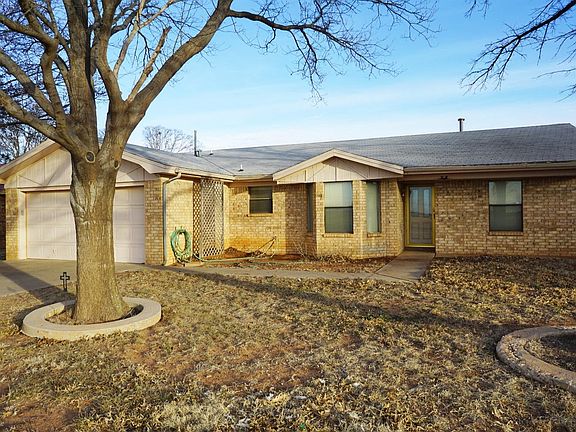 2nd image of 1211 E Waco St