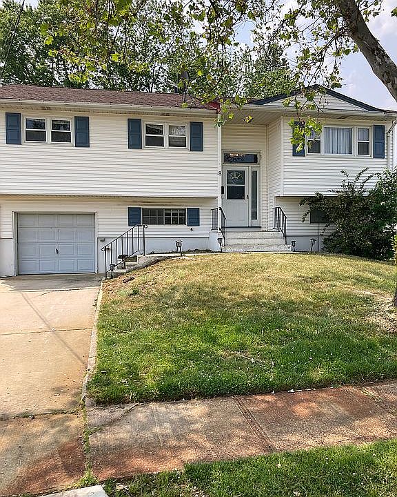 1st image of 8 Magnolia Ave