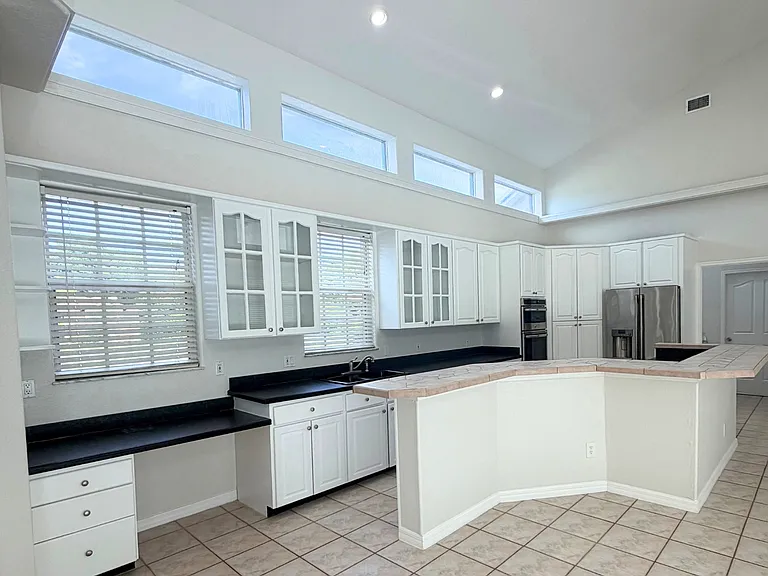 1722 Markham Glen Cir — Photo 5