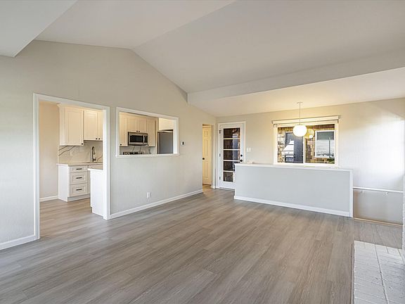 3rd image of 109 Cleland Ave APT 4