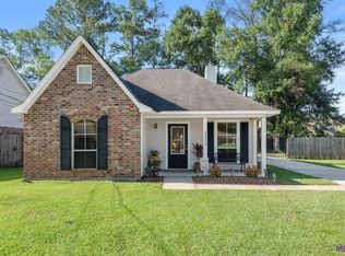 34520 Gravesbriar Dr, Denham Springs, LA 70706