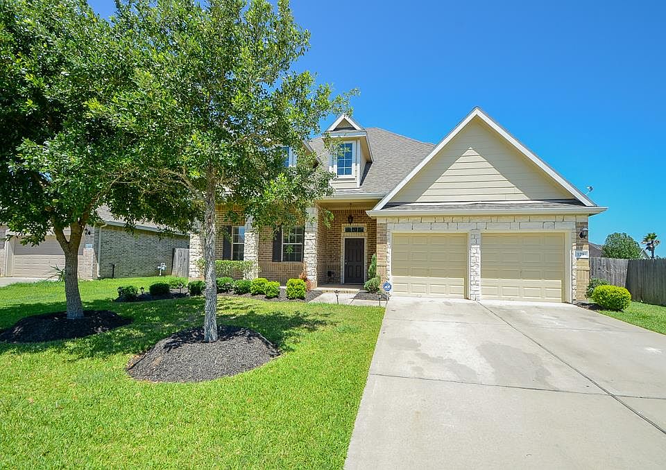 1st image of 129 Avery Springs Ln