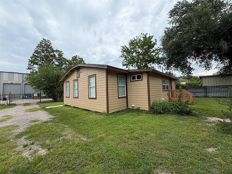 8907 Meadow Vista Blvd — Photo 7