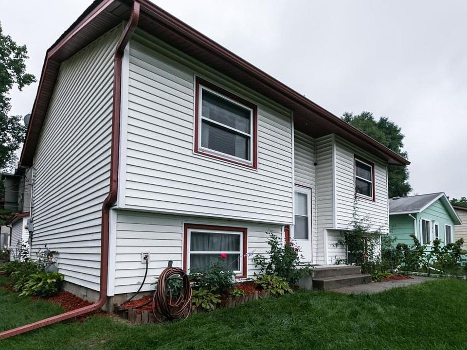 1st image of 1563 Willis Ave