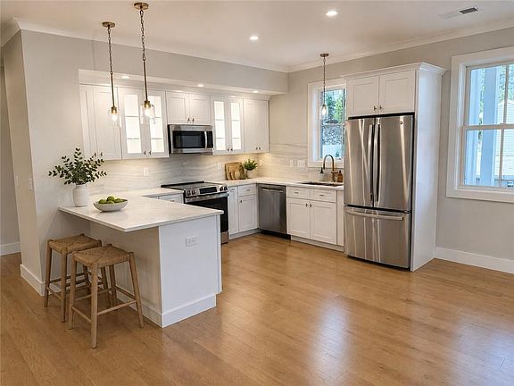 4th image of 67 Queen St #1C