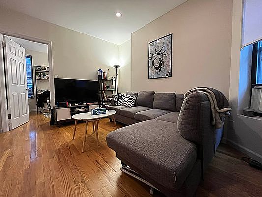 2nd image of 230 E 80th St APT 5D