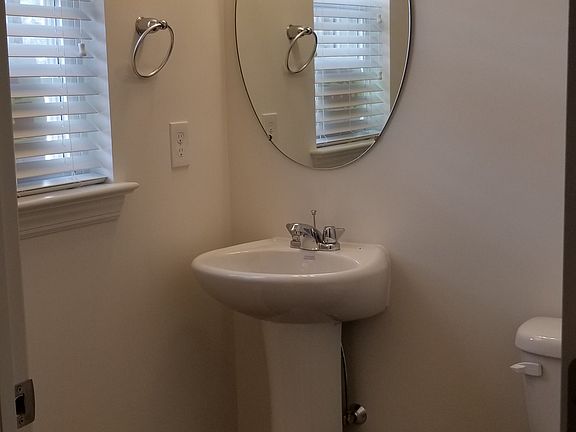 DOWNSTAIRS 1/2 BATH