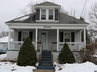 17 Spruce St, Gloversville, NY 12078