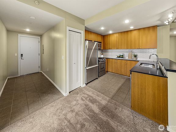 3rd image of 81 Clay Street #527