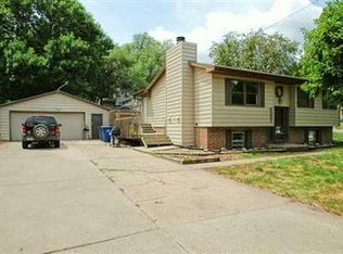 6002 SW 5th St, Des Moines, IA 50315