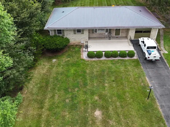 395 Point Dr, Petersburg, WV 26847