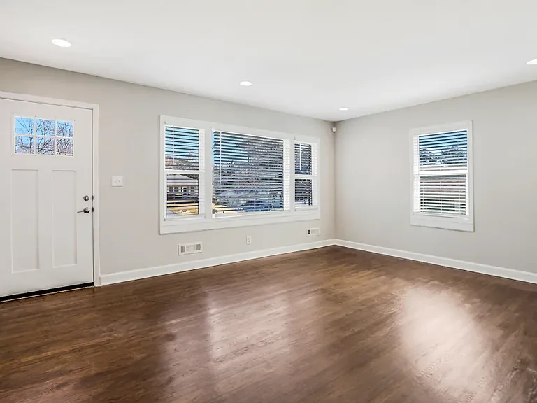 618 Oak Ridge Dr — Photo 3