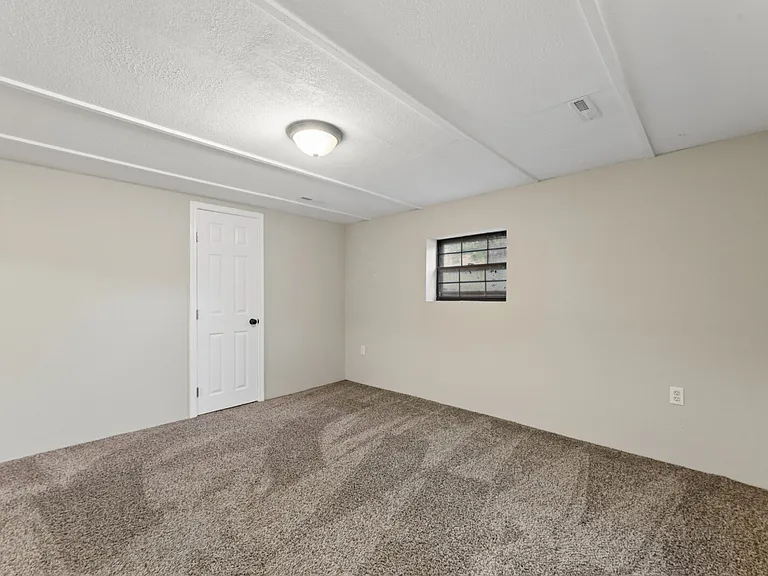 416 SE Claremont St — Photo 20