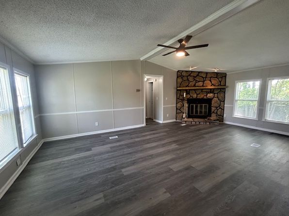 208 Green Ln