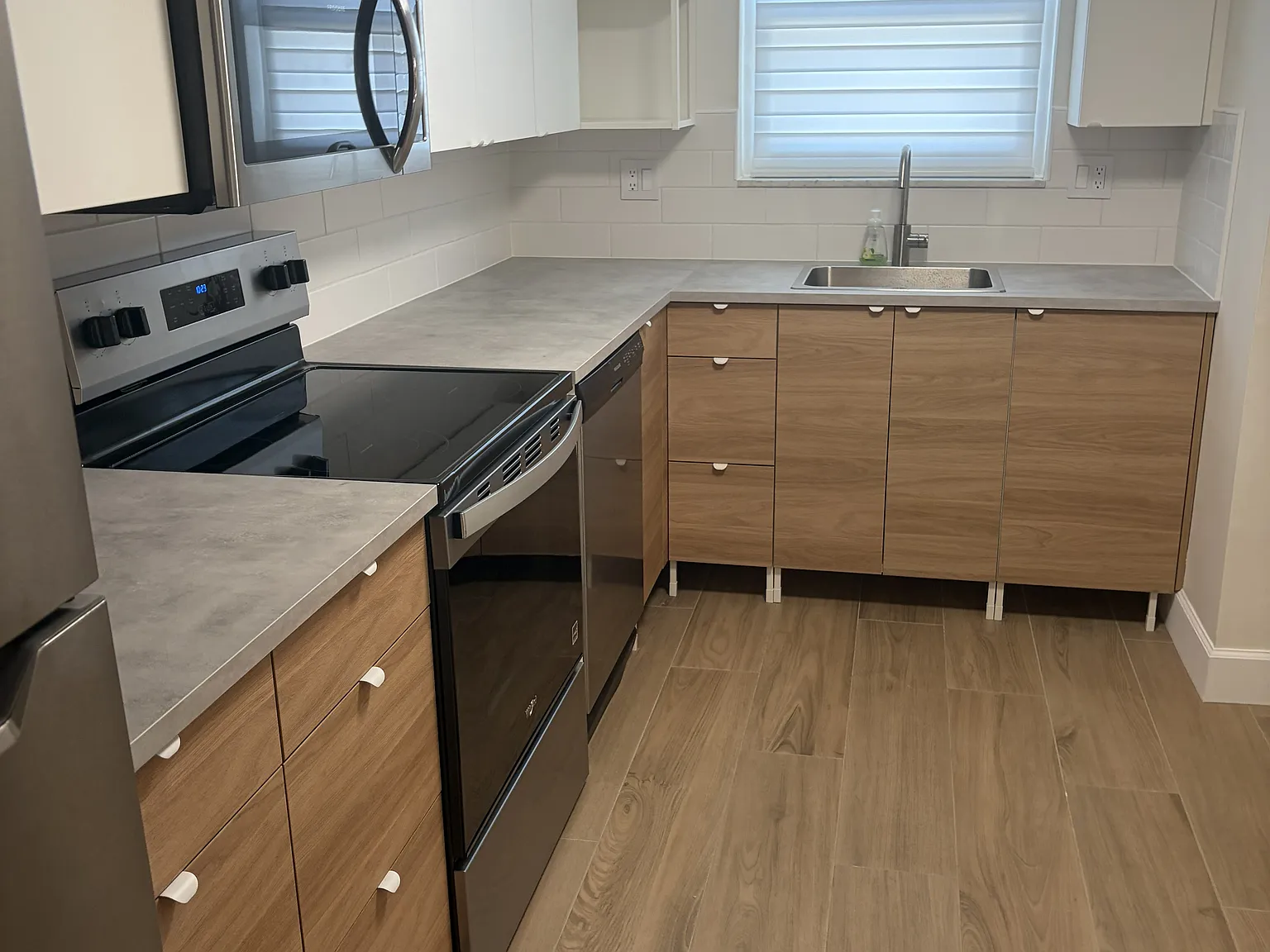 2 bed, 2.5 bath, 1386 sqft, $1,725 — Photo 2