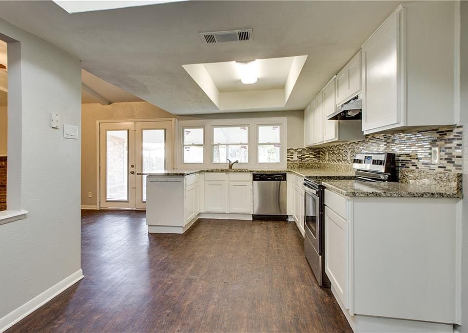 1st image of 2933 Clover Valley Dr