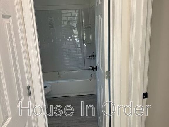 5th image of 199 Cowan St