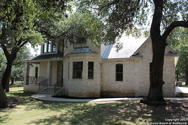 1st image of 9505 Majestic Oak Cir