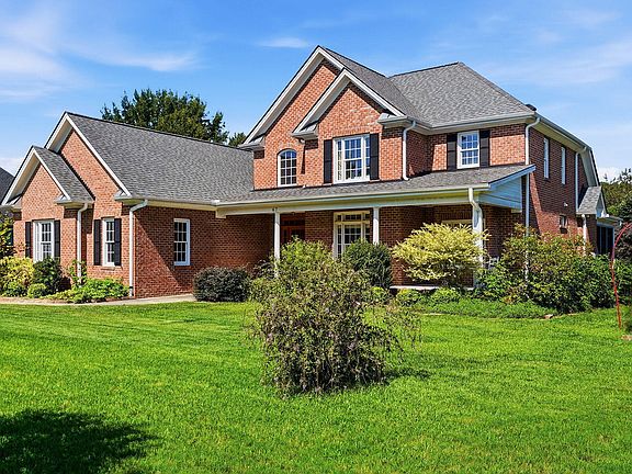 2nd image of 67 Aviary Ct