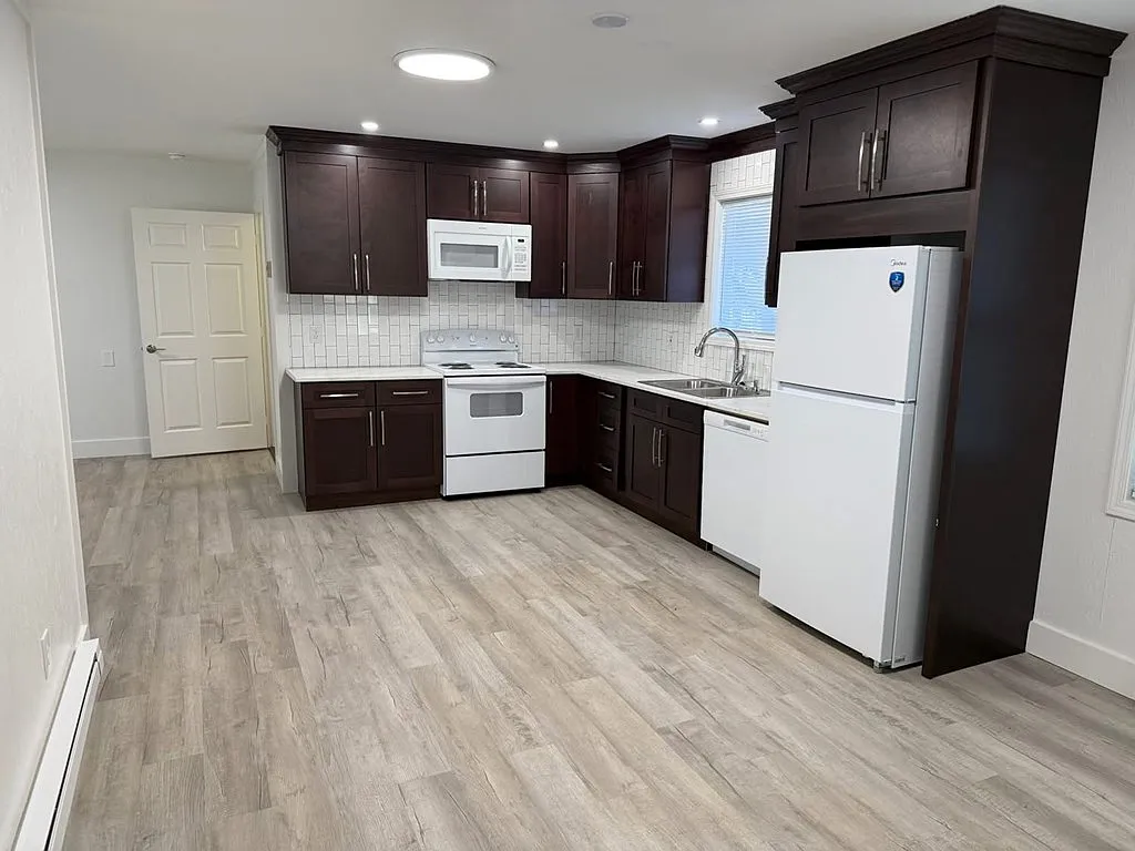 2 bed, 1.0 bath, $1,500 — Photo 4