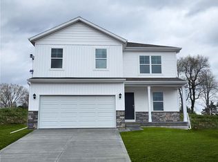 2358 SE Fox Valley Dr, West Des Moines, IA 50265