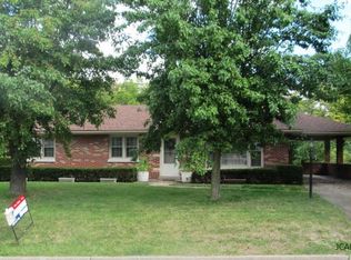 318 Tomahawk Rd, Jefferson City, MO 65101