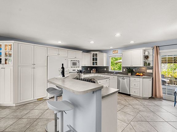 5th image of 6714 Nicholson Rd