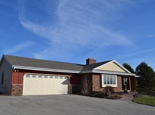 4404 Magna Vista Dr, Jackson, WI 53037