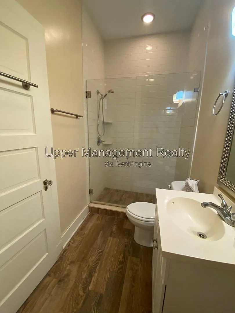 2 bed, 1.0 bath, 750 sqft, $2,000 — Photo 3