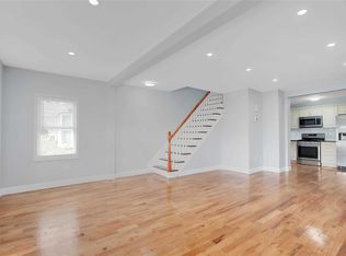 20 Archer St, Freeport, NY 11520