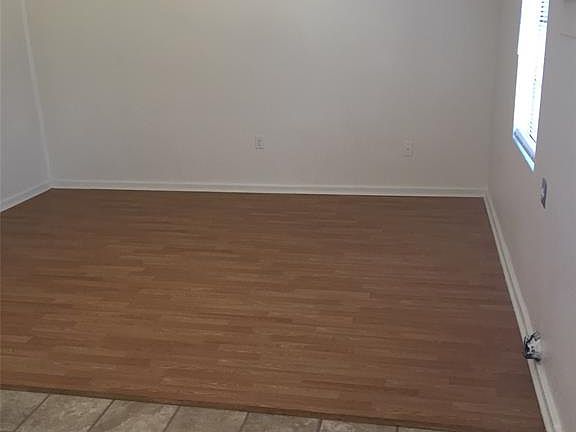 2nd image of 2272 Oakland Dr #2274