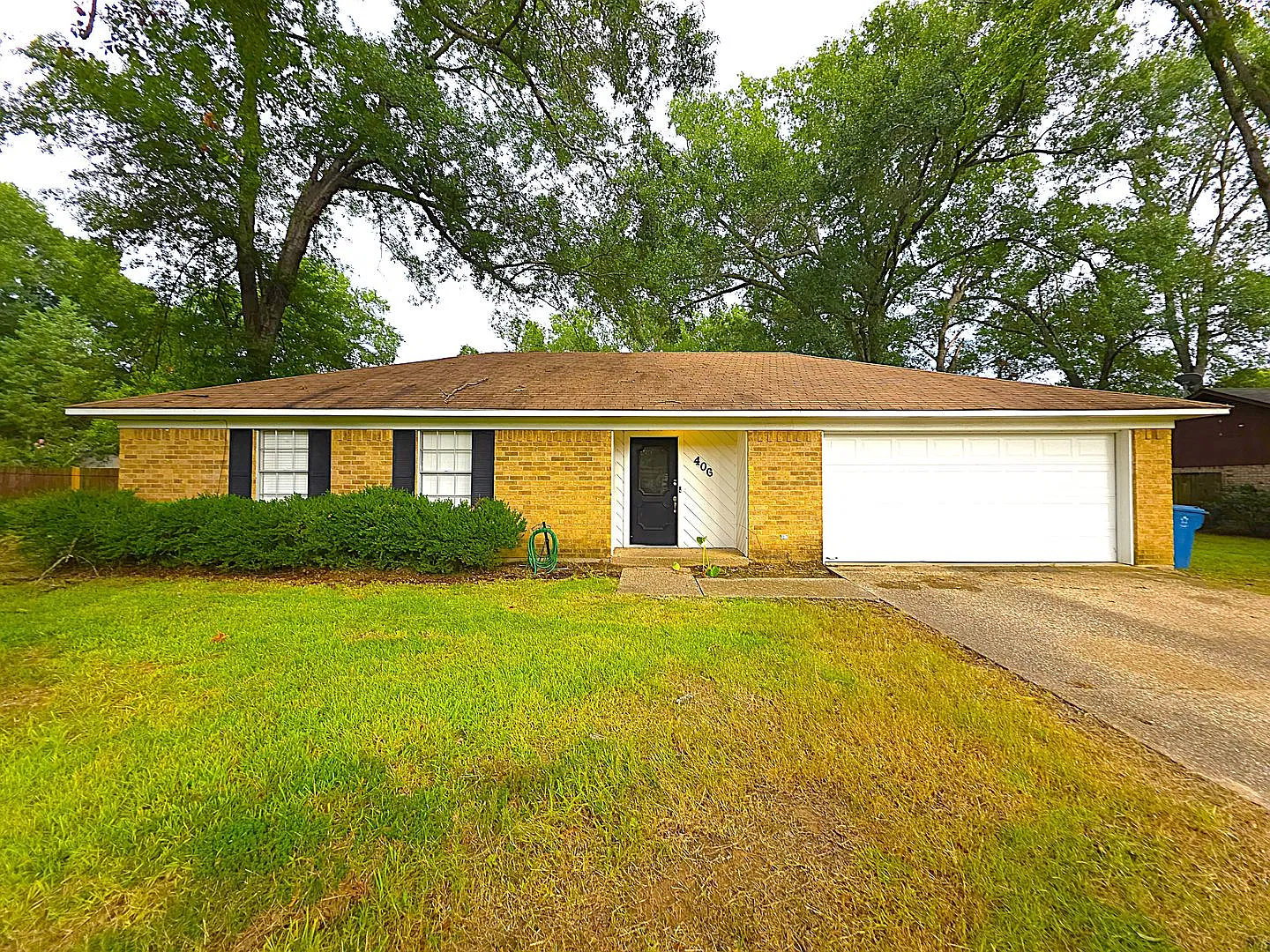Charming Home in the Heart of Whitehouse! — Photo 2