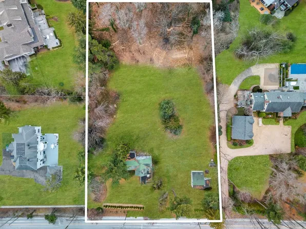 720 Bryant Avenue, Roslyn Harbor, NY 11576