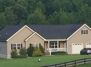 1517 Cook Rd, Powhatan, VA 23139