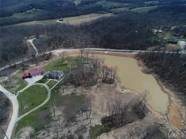 910 Oak Pass Ln, Sullivan, MO 63080