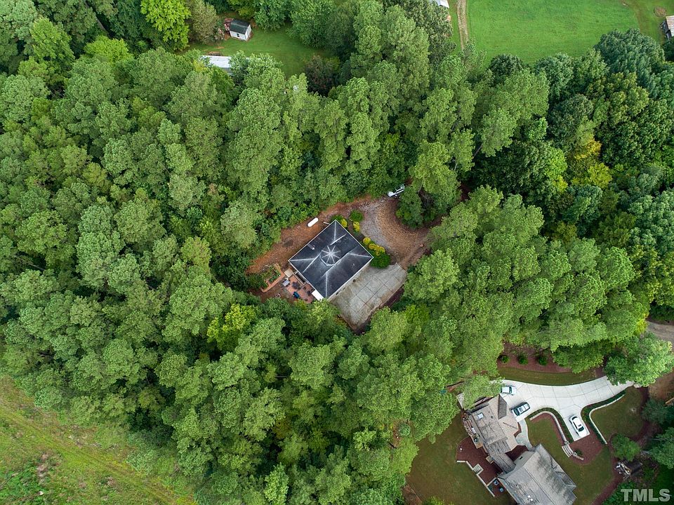 2nd image of 1001 Dickel Dr