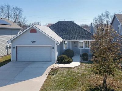 909 Village St, Leavenworth, KS, 66048